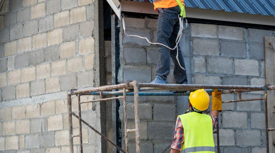 Professional roofing contractor services in Los Angeles - Quilvora Vault